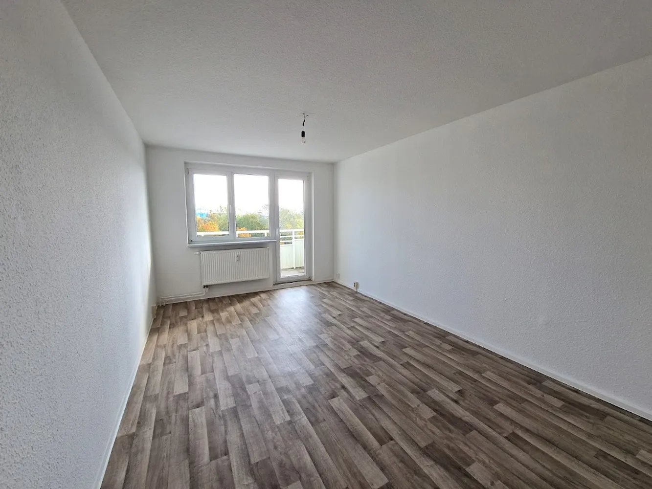 4 Zimmer Wohnung mit 73 m² in Neubrandenburg – Bild 1