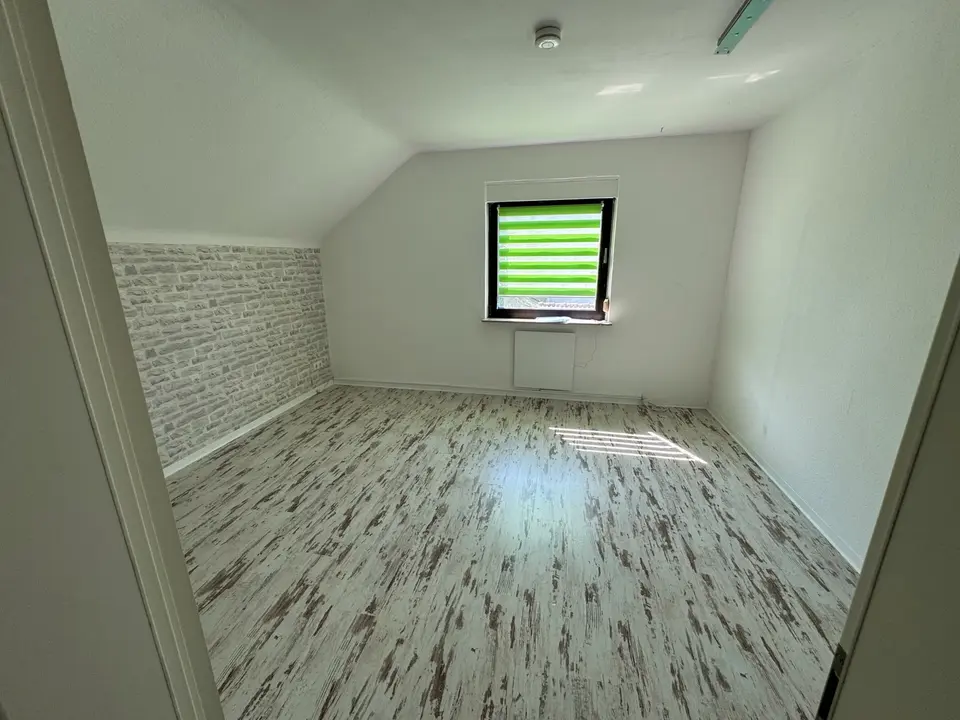 8 Zimmer Wohnung mit 200 m² in Peine – Bild 2