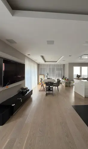 5 Zimmer Wohnung mit 192 m² in Frankfurt am Main – Bild 3