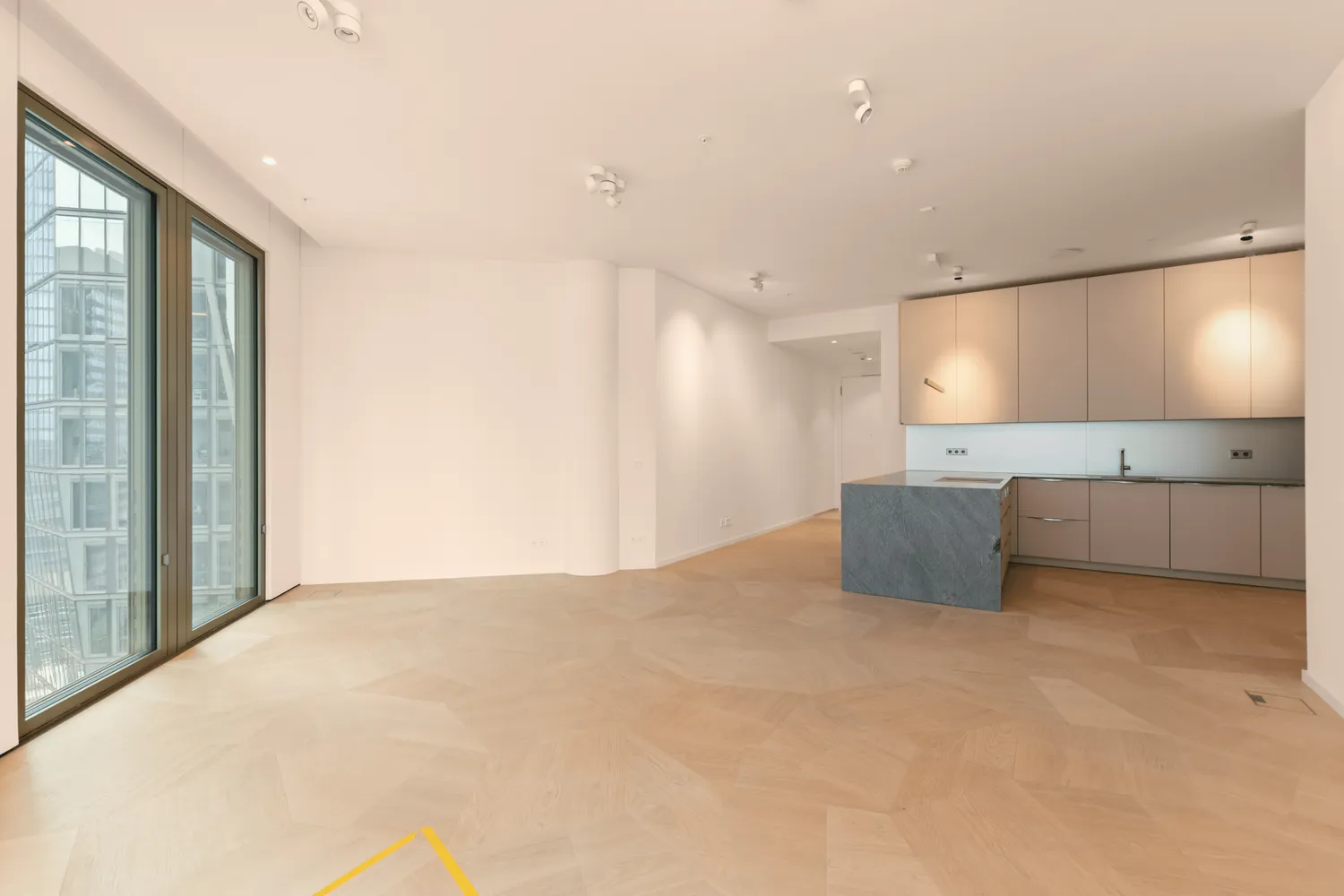 2 Zimmer Wohnung mit 85 m² in Frankfurt am Main – Bild 4
