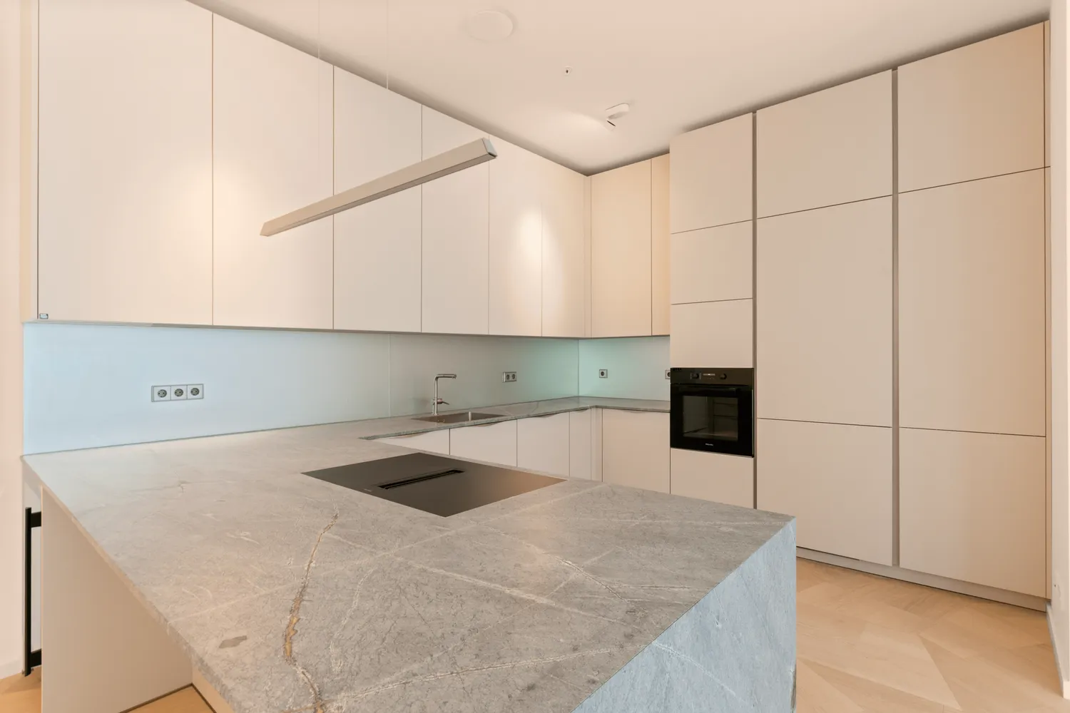 2 Zimmer Wohnung mit 85 m² in Frankfurt am Main – Bild 5