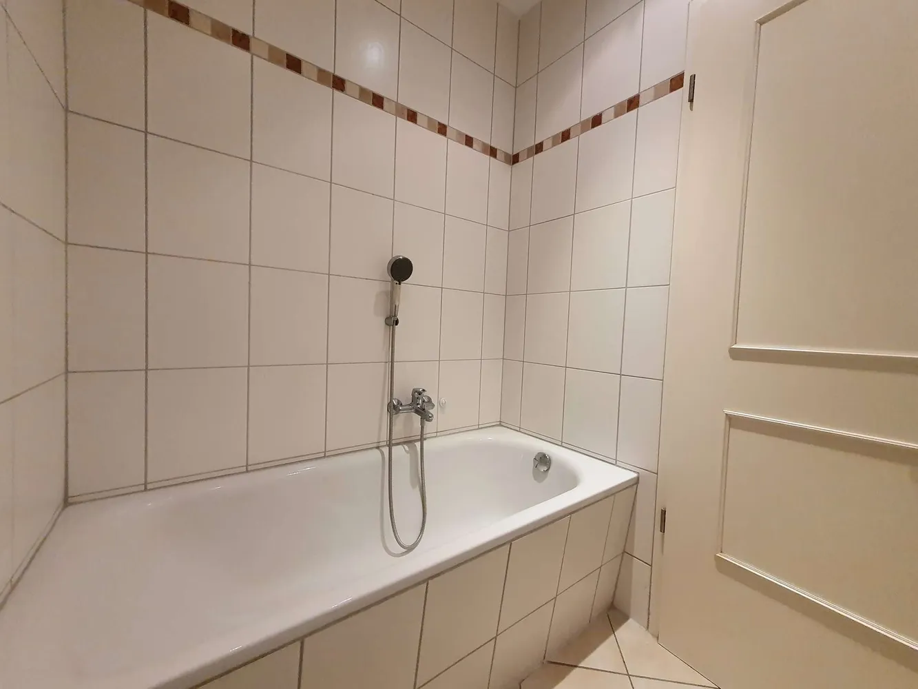 2 Zimmer Wohnung mit 67 m² in Plauen – Bild 10