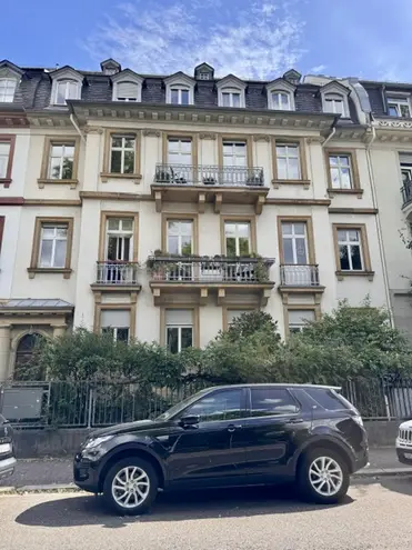5 Zimmer Wohnung mit 165 m² in Frankfurt am Main – Bild 1