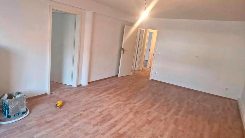 7 Zimmer Wohnung mit 140 m² in Duisburg – Bild 1