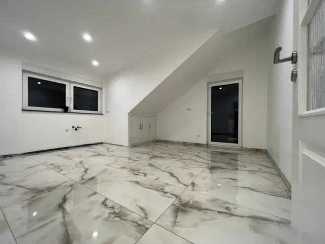 4 Zimmer Wohnung mit 135 m² in Neuss – Bild 6