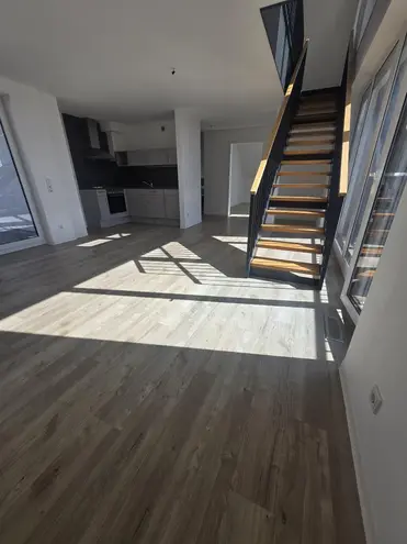 3 Zimmer Wohnung mit 95 m² in Frankfurt am Main – Bild 2
