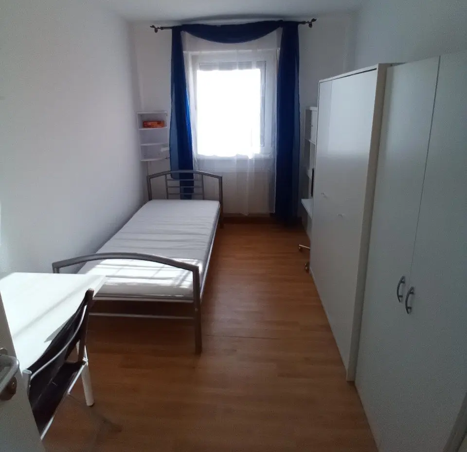 WG-Zimmer mit 53 m² in Brühl – Bild 2