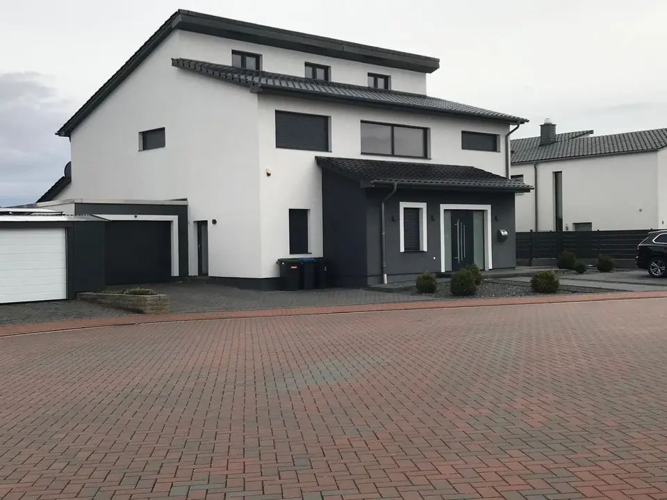 6 Zimmer Haus mit 312 m² in Wolfsburg – Bild 2