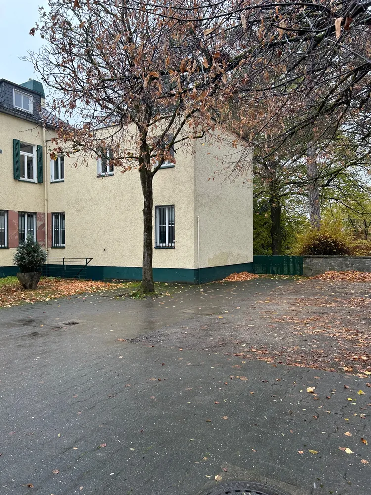 6 Zimmer Wohnung mit 200 m² in Wiesbaden – Bild 3