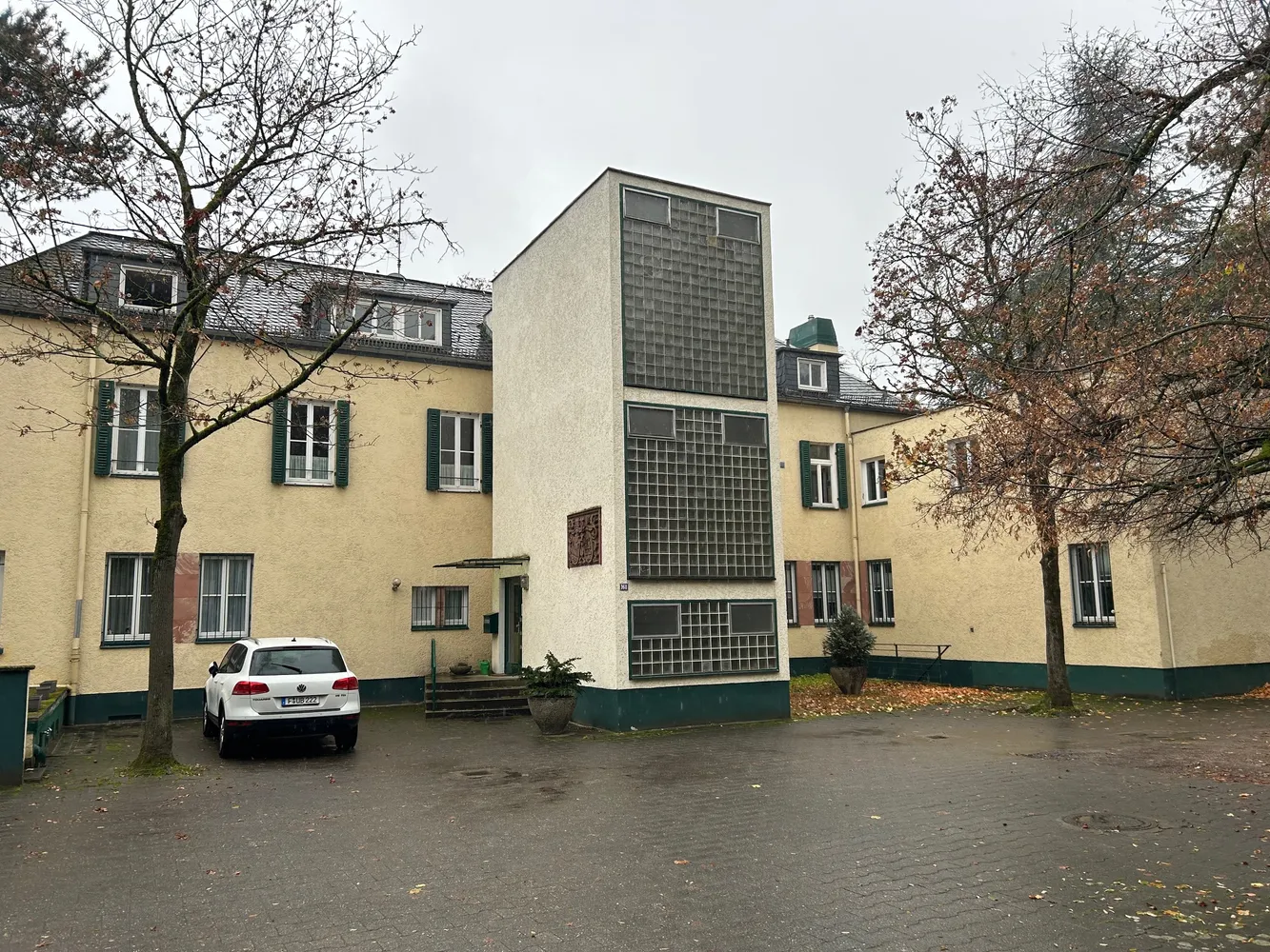 6 Zimmer Wohnung mit 200 m² in Wiesbaden – Bild 7