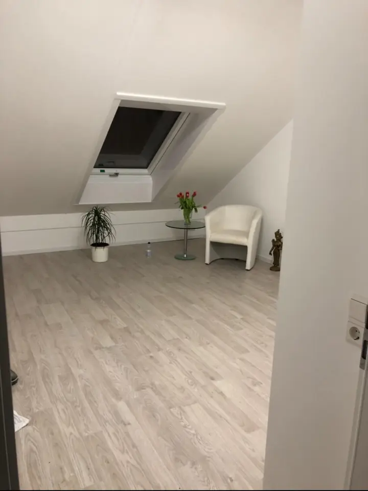 5 Zimmer Wohnung mit 142 m² in Neumünster – Bild 2