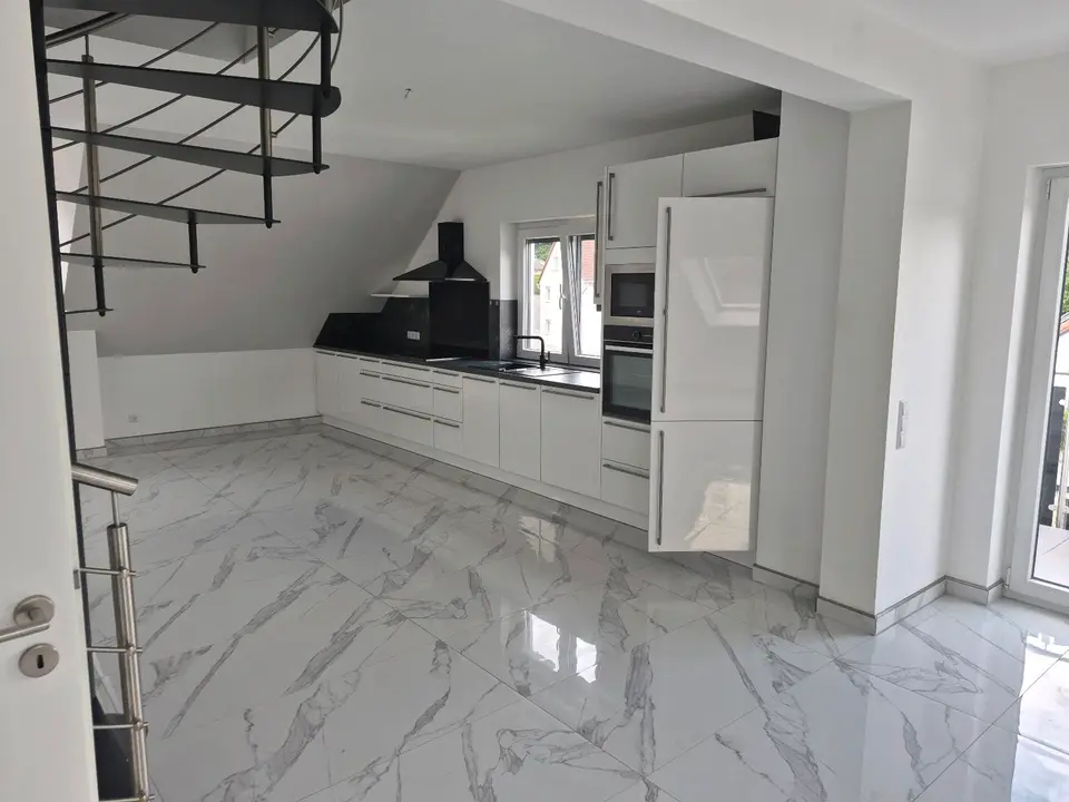 4 Zimmer Wohnung mit 110 m² in Marburg – Bild 1