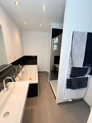 3 Zimmer Wohnung mit 135 m² in Neuss – Bild 3
