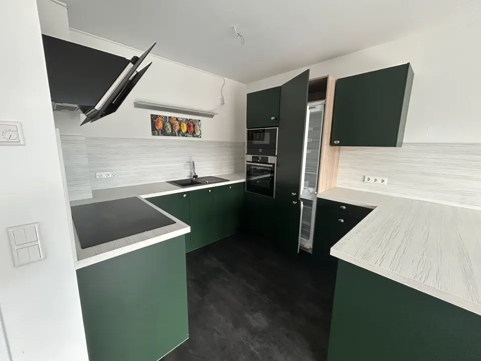 4 Zimmer Wohnung mit 123 m² in Schwerin – Bild 1