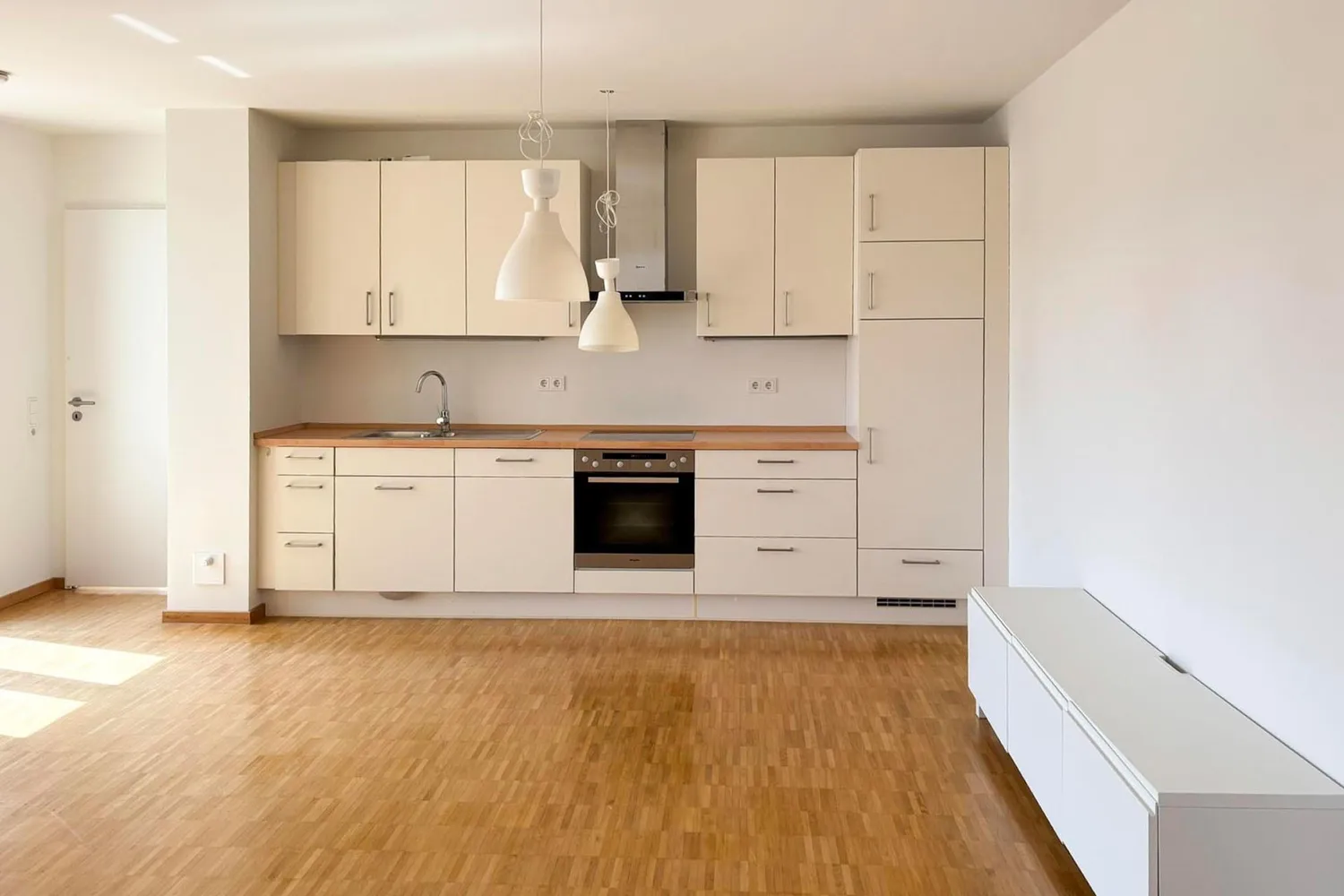 2 Zimmer Wohnung mit 77 m² in Stuttgart – Bild 3
