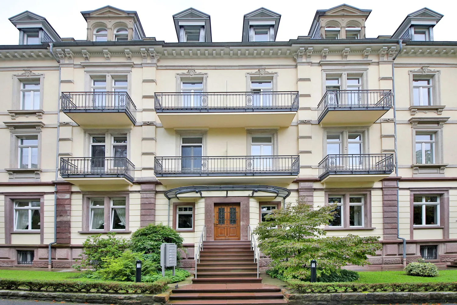 4 Zimmer Wohnung mit 150 m² in Baden-Baden – Bild 3
