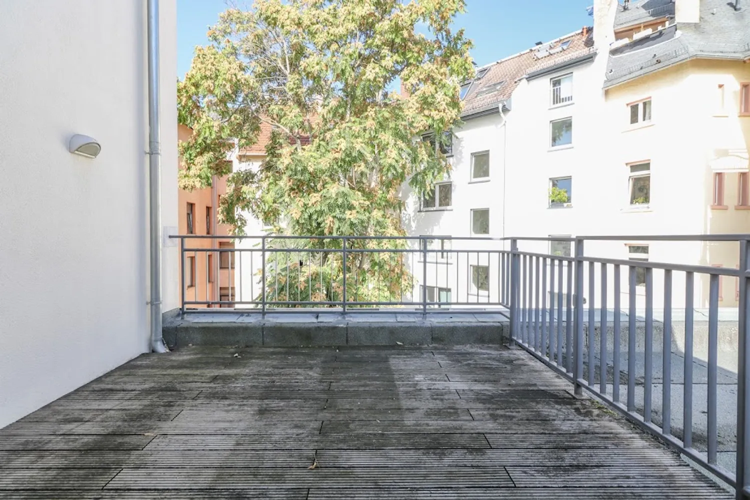 4 Zimmer Wohnung mit 157 m² in Frankfurt am Main – Bild 1