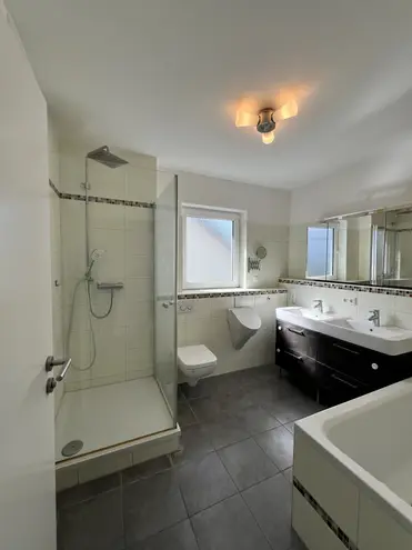 4 Zimmer Haus mit 175 m² in Wiesbaden – Bild 9