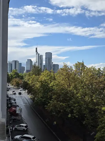 3 Zimmer Wohnung mit 95 m² in Frankfurt am Main – Bild 2