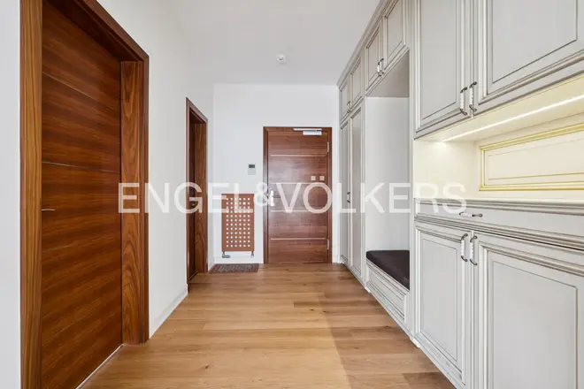 6 Zimmer Wohnung mit 230 m² in Frankfurt am Main – Bild 5