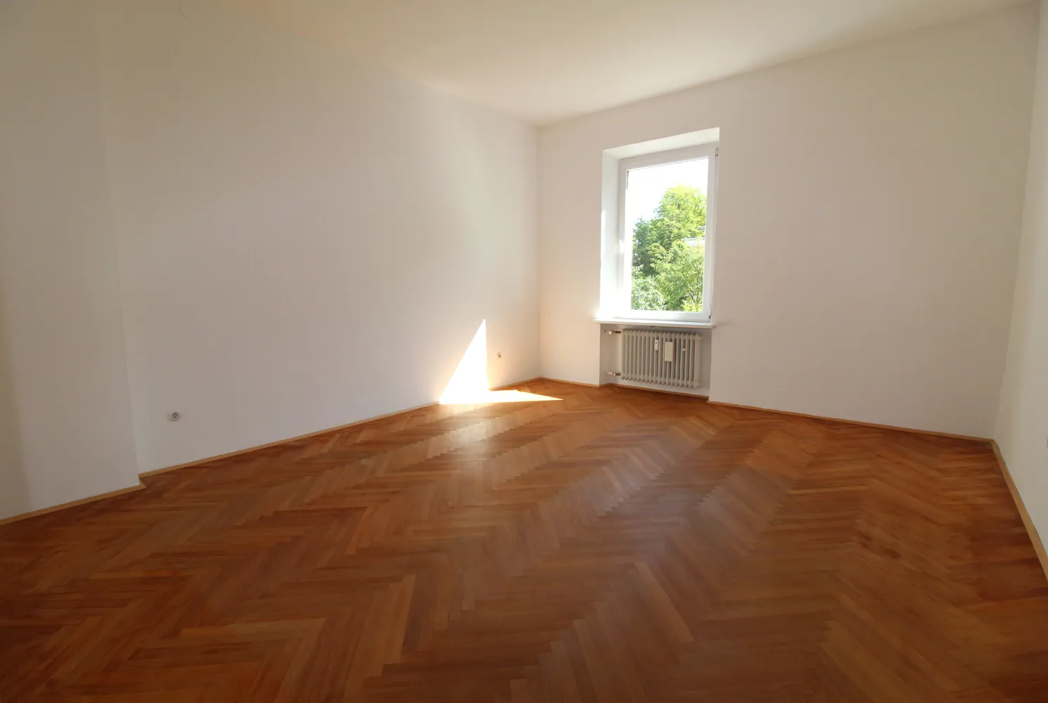 3 Zimmer Wohnung mit 85 m² in Regensburg – Bild 2