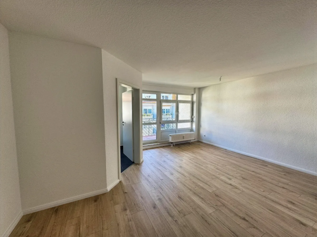 4 Zimmer Wohnung mit 107 m² in Magdeburg – Bild 1