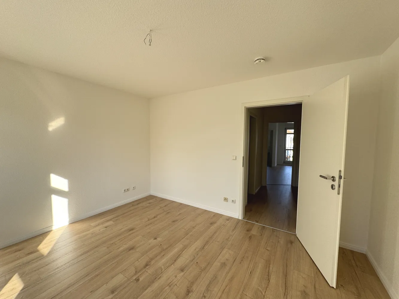 4 Zimmer Wohnung mit 107 m² in Magdeburg – Bild 2