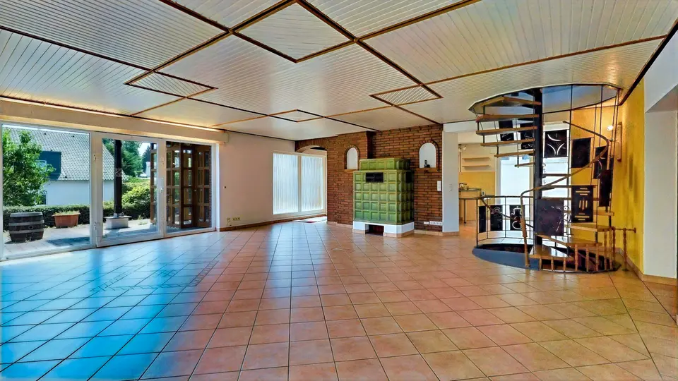 8 Zimmer Haus mit 220 m² in Bornheim – Bild 1