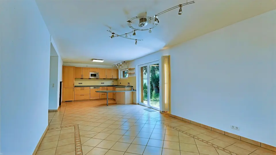 8 Zimmer Haus mit 220 m² in Bornheim – Bild 2