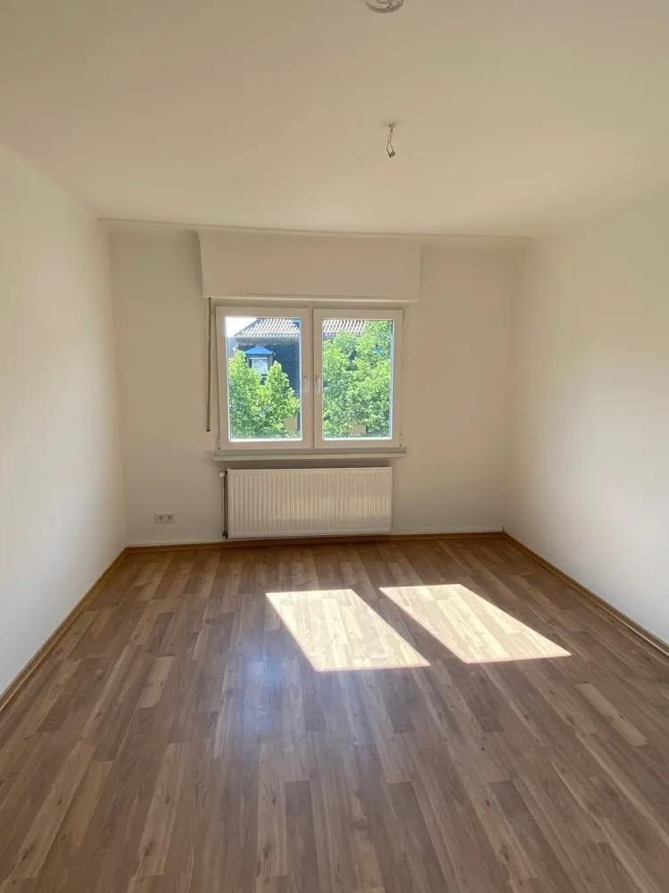 4 Zimmer Wohnung mit 106 m² in Saarbrücken – Bild 3