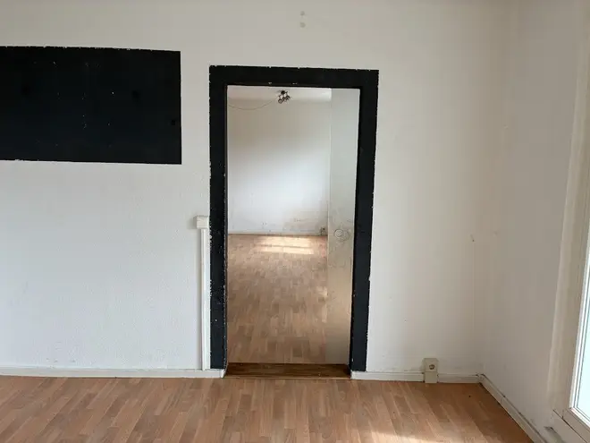 6 Zimmer Wohnung mit 113 m² in Halle (Saale) – Bild 1