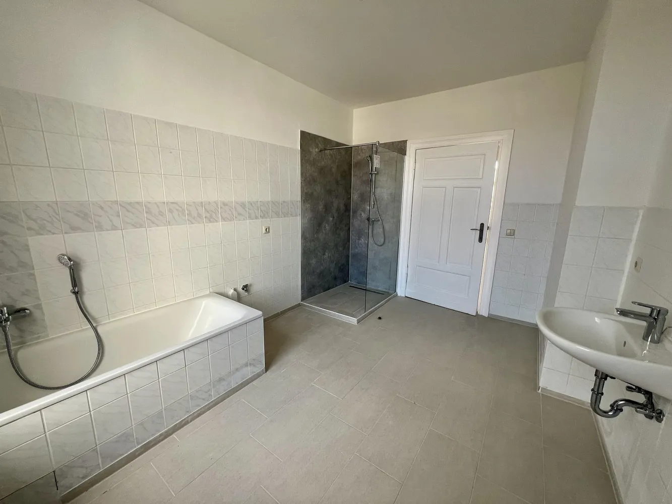 3 Zimmer Wohnung mit 92 m² in Magdeburg – Bild 6