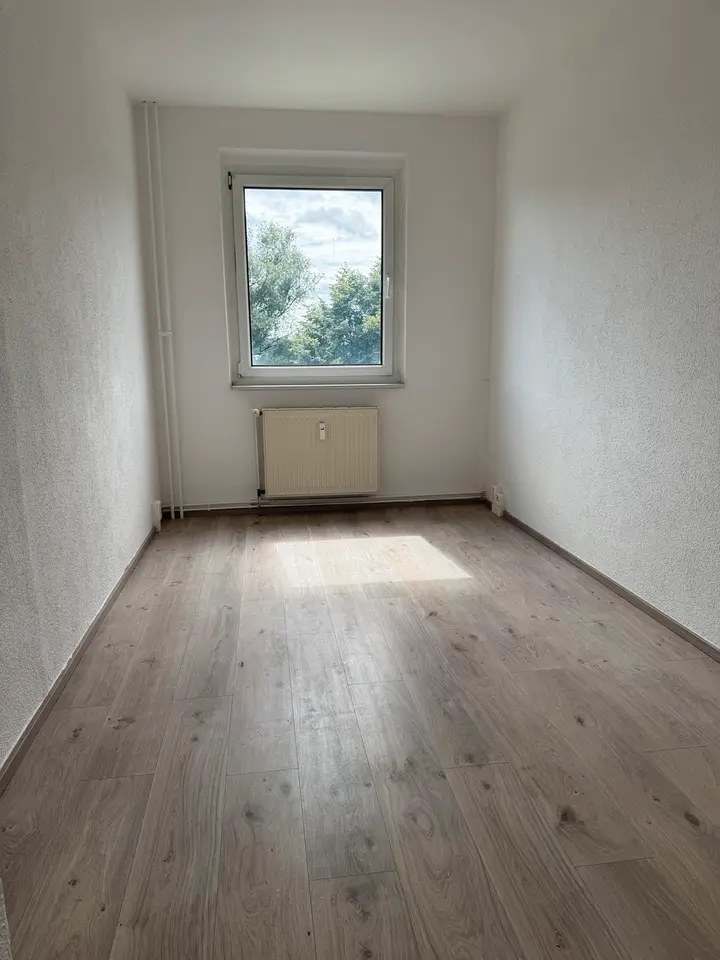 4 Zimmer Wohnung mit 80 m² in Neubrandenburg – Bild 2