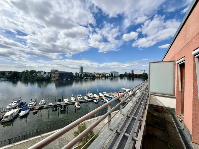 2 Zimmer Wohnung mit 91 m² in Berlin – Bild 2