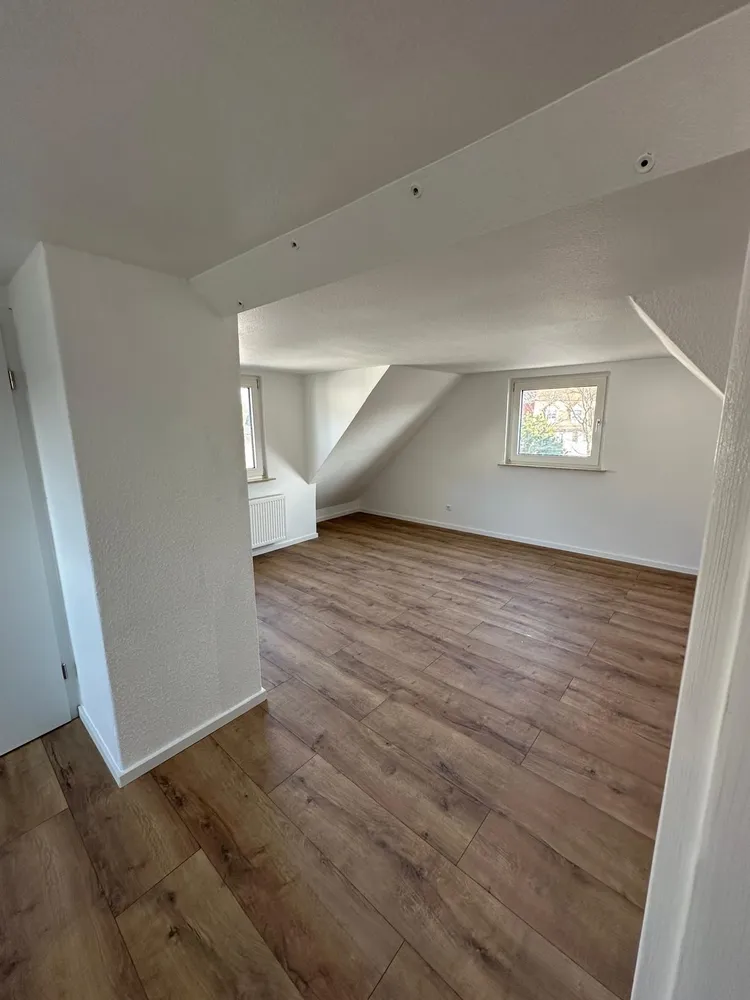 5 Zimmer Wohnung mit 82 m² in Wiesbaden – Bild 1