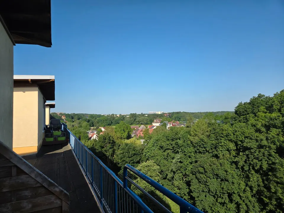 5 Zimmer Wohnung mit 148 m² in Schwerin – Bild 1