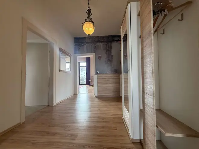 3 Zimmer Wohnung mit 96 m² in Mannheim – Bild 2