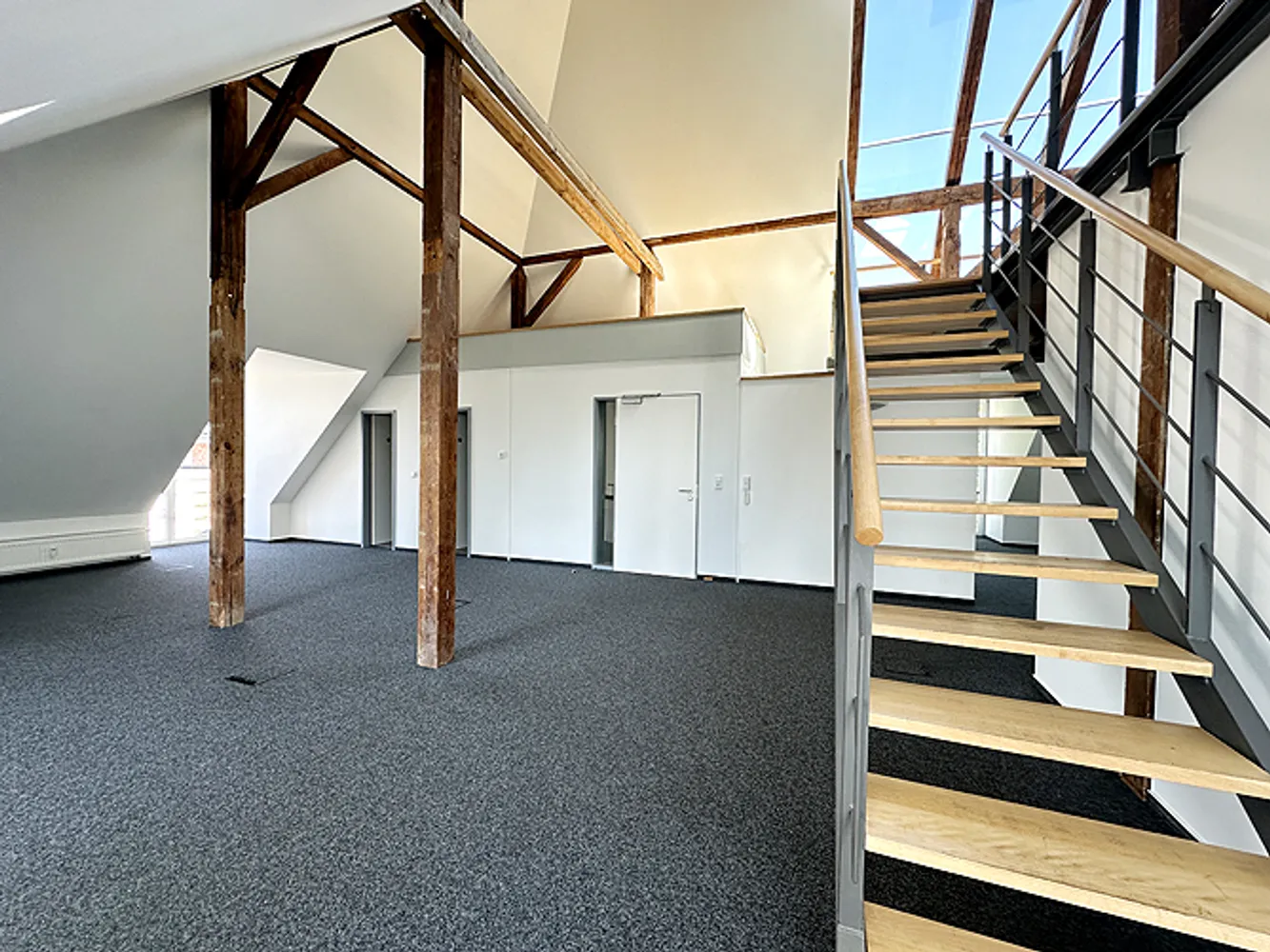 6 Zimmer Wohnung mit 267 m² in Hamburg – Bild 4