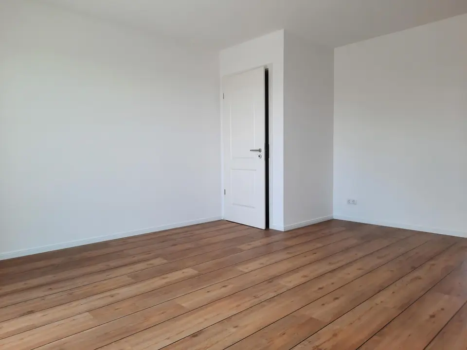 4 Zimmer Wohnung mit 79 m² in Schwerin – Bild 1
