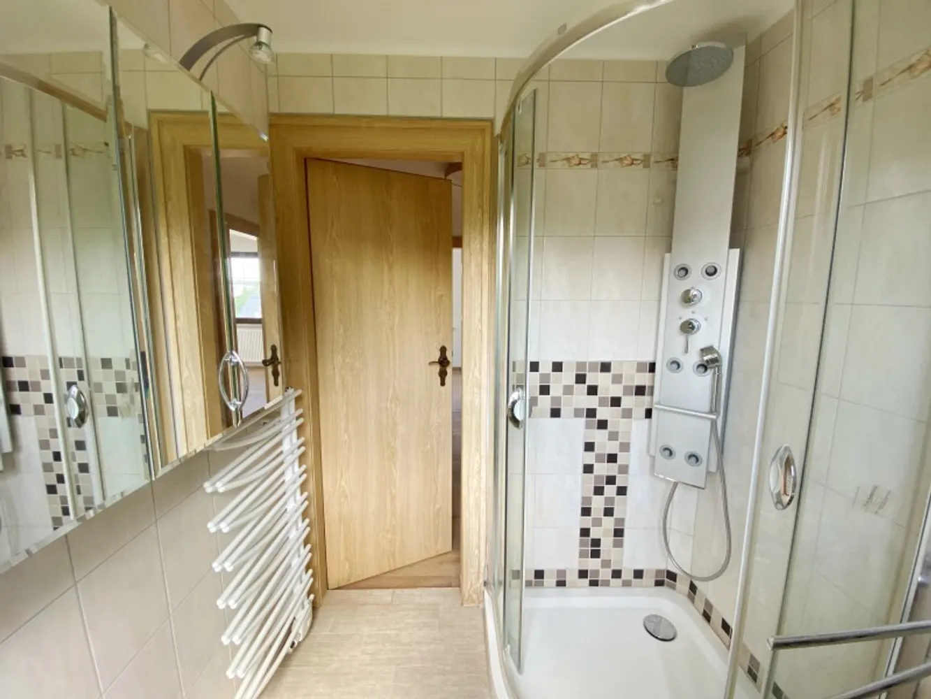 5 Zimmer Wohnung mit 130 m² in Plauen – Bild 12