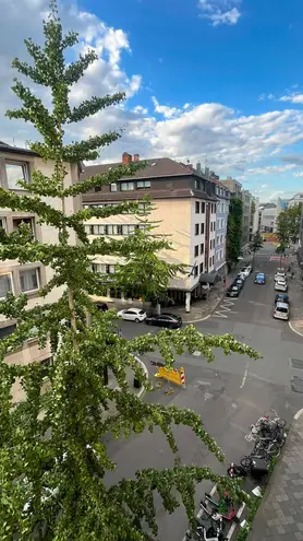 4 Zimmer Wohnung mit 103 m² in Düsseldorf – Bild 2