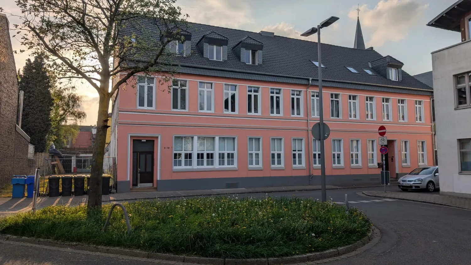 2 Zimmer Wohnung mit 77 m² in Krefeld – Bild 2