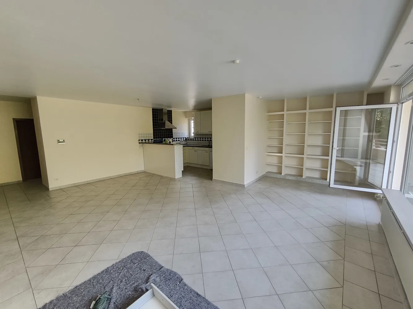 5 Zimmer Wohnung mit 90 m² in Homburg – Bild 2