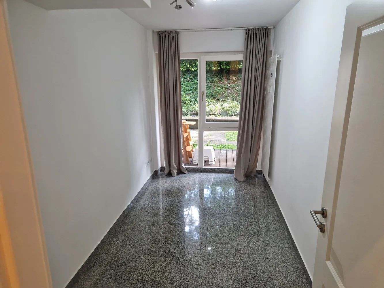 4 Zimmer Wohnung mit 113 m² in Wiesbaden – Bild 2