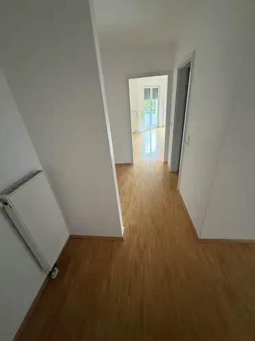 4 Zimmer Wohnung mit 116 m² in Wiesbaden – Bild 2