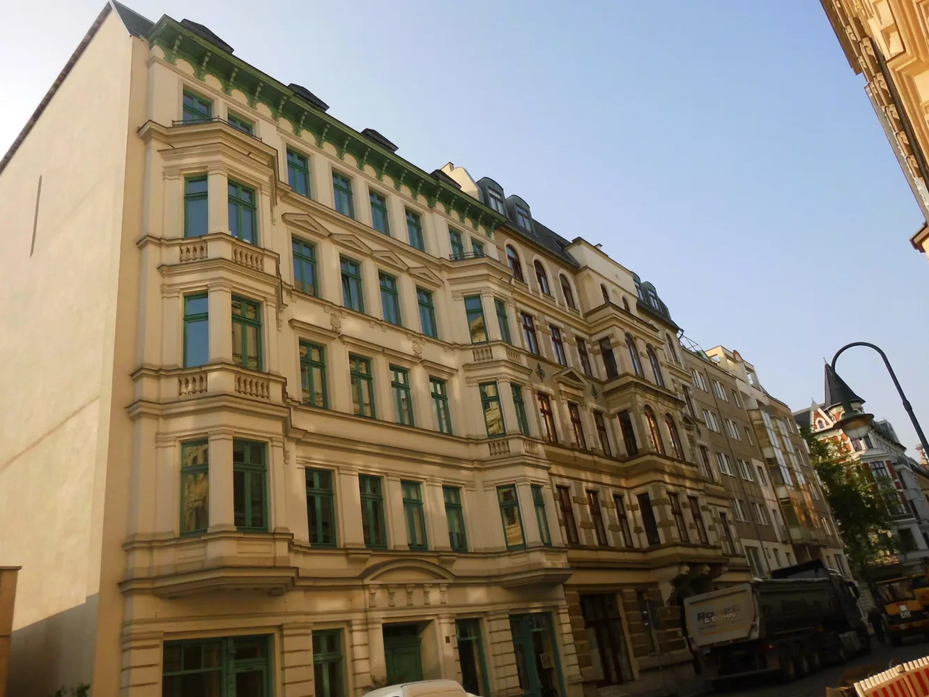 4 Zimmer Wohnung mit 133 m² in Magdeburg – Bild 1
