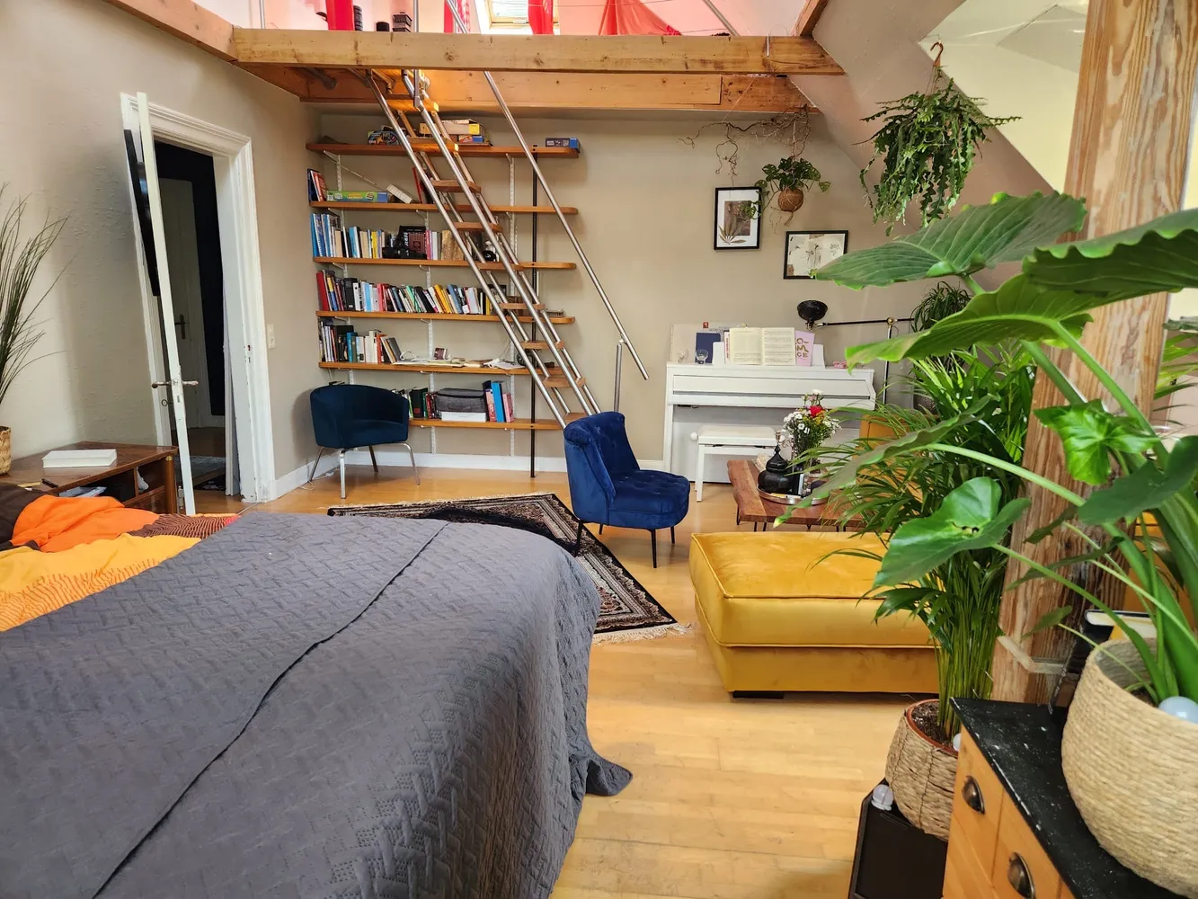 4 Zimmer Wohnung mit 130 m² in Hamburg – Bild 1