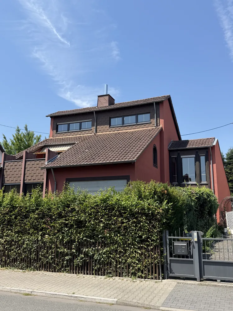7 Zimmer Haus mit 206 m² in Frankfurt am Main – Bild 1