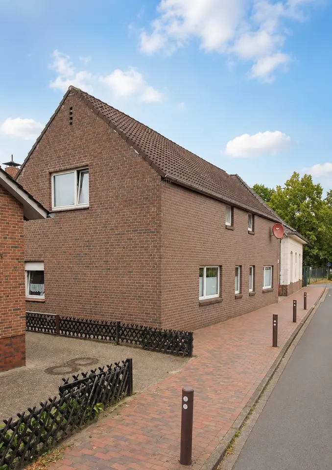 4 Zimmer Wohnung mit 99 m² in Oldenburg – Bild 1