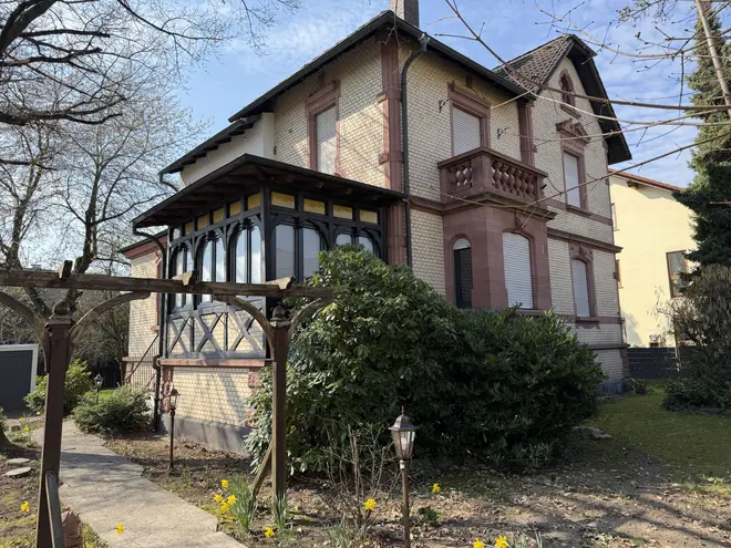 8 Zimmer Haus mit 225 m² in Aschaffenburg – Bild 1